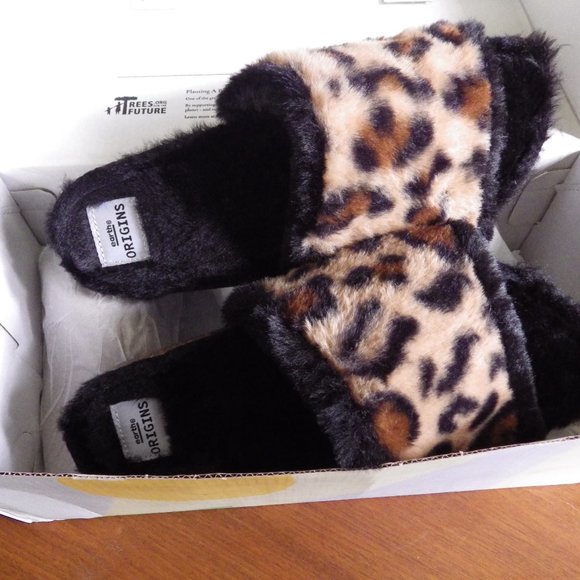 EARTH ORIGINS Olli/Cheetah Faux Fur Slides/ New in Box Size 9/ 40.5 - Picture 3 of 7